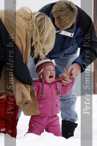 Lech 11 februari 2007
Maxima Prins Willem Alexander Amalia Alexia Koningin Beatrix Prins Constantijn Prinses Laurentien met Prinses Eloise Prins Claus Cazimir en Eleonore op vakatie in Lech.