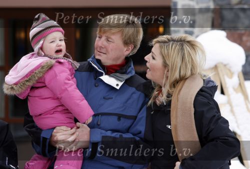 Lech 11 februari 2007
Maxima Prins Willem Alexander Amalia Alexia Koningin Beatrix Prins Constantijn Prinses Laurentien met Prinses Eloise Prins Claus Cazimir en Eleonore op vakatie in Lech.