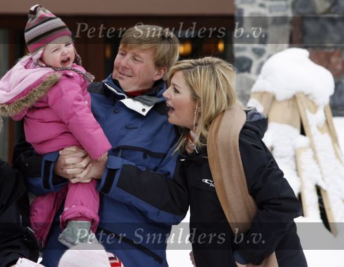 Lech 11 februari 2007
Maxima Prins Willem Alexander Amalia Alexia Koningin Beatrix Prins Constantijn Prinses Laurentien met Prinses Eloise Prins Claus Cazimir en Eleonore op vakatie in Lech.