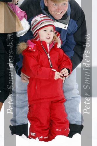 Lech 11 februari 2007
Maxima Prins Willem Alexander Amalia Alexia Koningin Beatrix Prins Constantijn Prinses Laurentien met Prinses Eloise Prins Claus Cazimir en Eleonore op vakatie in Lech.
