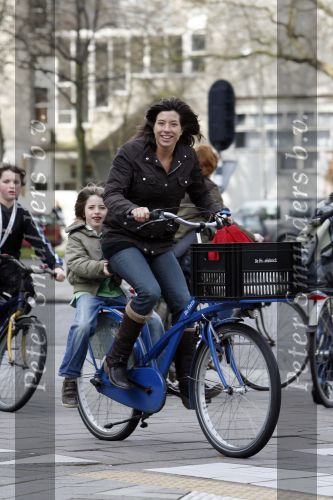 Amsterdam 16 maart 2007
Amanda Krabbe op de fiets met Bickel.