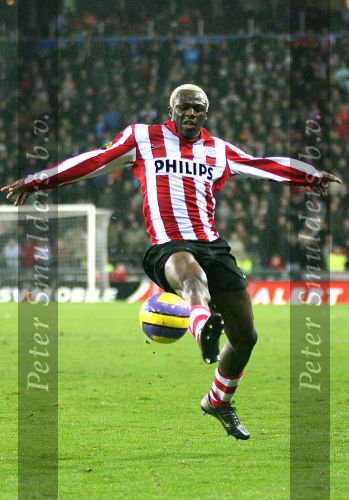 Eindhoven, 30 December 2006 Kompetitiewedstrijd PSV-FC Ado Den Haag, eindstand 2-1 Seizoen 2006/2007
Arouna Kone
Foto: Ronald Otter