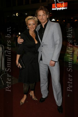 AMSTERDAM 5 maart 2007
Premiere Voebalvrouwen, nieuwe serie Talpa, in Tuschinski. Lone v Rozendaal en Barry Atsma