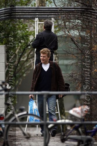 Amsterdam 14 februari 2007
Bastiaan Ragas gaat de dag na de geboorte van zijn dochter naar de school van zijn zoontje.