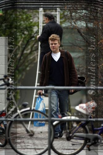 Amsterdam 14 februari 2007
Bastiaan Ragas gaat de dag na de geboorte van zijn dochter naar de school van zijn zoontje.