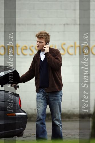 Amsterdam 14 februari 2007
Bastiaan Ragas gaat de dag na de geboorte van zijn dochter naar de school van zijn zoontje.