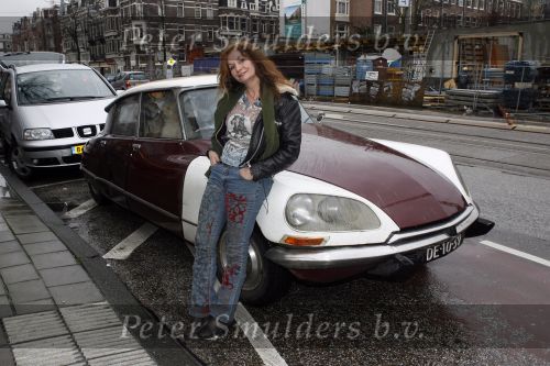 Amsterdam 14 februari 2007
Thierry Duval vraagt Belinda Meuldijk ten huwelijk. Belinda komt aanrijden met een Citroen Snoek.