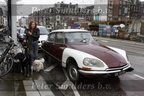 Amsterdam 14 februari 2007
Thierry Duval vraagt Belinda Meuldijk ten huwelijk. Belinda komt aanrijden met een Citroen Snoek.
