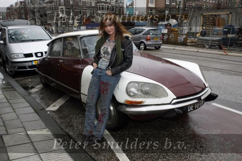 Amsterdam 14 februari 2007
Thierry Duval vraagt Belinda Meuldijk ten huwelijk. Belinda komt aanrijden met een Citroen Snoek.
