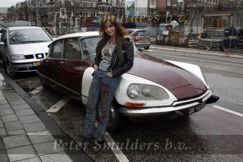 Amsterdam 14 februari 2007
Thierry Duval vraagt Belinda Meuldijk ten huwelijk. Belinda komt aanrijden met een Citroen Snoek.