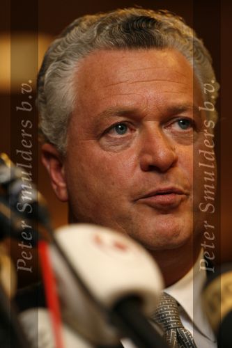 Amsterdam 19 februari 2007
Bram Moszkowicz geeft persconferentie in het Holiday inn waar hij oa vertelt dat hij stopt met de verdediging van Willem Holleeder.
Peter Smulders bv