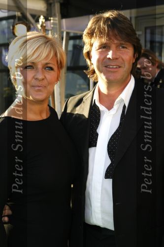 Hilversum 12 maart 2007
Feest voor de 65 e verjaardag van Joop v d Ende in studio 21. Caroline Tensen met vriend Peter Gallas