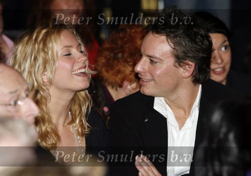 Amsterdam 4 maart 2007
Cas jansen en Annelieke Bouwers bij modeshow van Frans Molenaar in het Amstel Hotel.