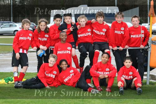 Eindhoven, 19 Maart 2007
links Dennis Groen (12 jaar) en rechts Thomas Horsten (12 jaar ) en beide spelend voor PSV D1  betreft shirtjevan Edgar Davids.