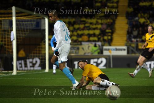 Breda, 28 Februari 2007
NAC-PSV, eindstand 3-0 Wedstrijd KNVB-beker 1/4 finale Seizoen 2006/2007
Diego Tardelli in duel met Rob Penders