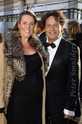 Hilversum 12 maart 2007
Feest voor de 65 e verjaardag van Joop v d Ende in studio 21. Dirk Zeelenberg met zwangere vriendin