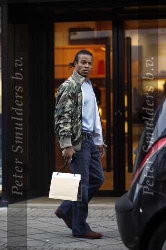 Amsterdam 13 februari 2007
Edgar Davids aan het winkelen op de pc hooftstraat.