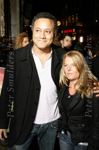 AMSTERDAM 5 maart 2007
Premiere Voebalvrouwen, nieuwe serie Talpa, in Tuschinski. Ernst Paul Hasselbach met vrouw
