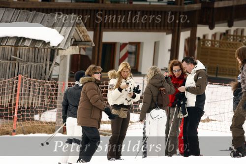 Fiss 25 februari 2007
Ruud Gullit met Estelle Maxim en Joelle en Marco Borsato met Leontien Jada Senna en Luca op wintersport vakantie.