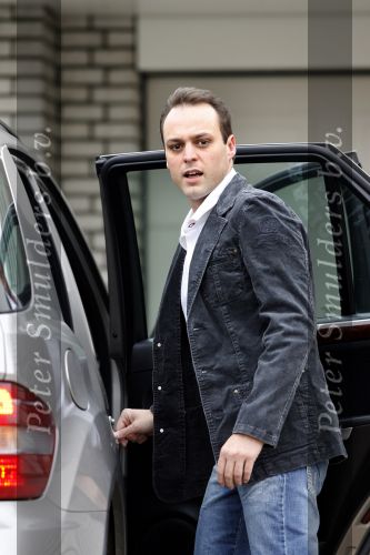 Fijnaart 16 maart 2007
Frans Bauer is 25 kg afgevallen tijdens de periode dat hij niet mocht en kon zingen.