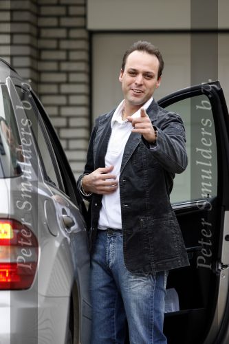 Fijnaart 16 maart 2007
Frans Bauer is 25 kg afgevallen tijdens de periode dat hij niet mocht en kon zingen.