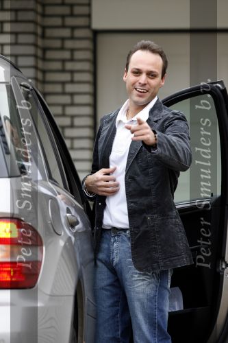 Fijnaart 16 maart 2007
Frans Bauer is 25 kg afgevallen tijdens de periode dat hij niet mocht en kon zingen.