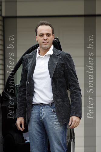 Fijnaart 16 maart 2007
Frans Bauer is 25 kg afgevallen tijdens de periode dat hij niet mocht en kon zingen.