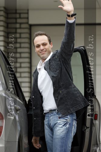 Fijnaart 16 maart 2007
Frans Bauer is 25 kg afgevallen tijdens de periode dat hij niet mocht en kon zingen.