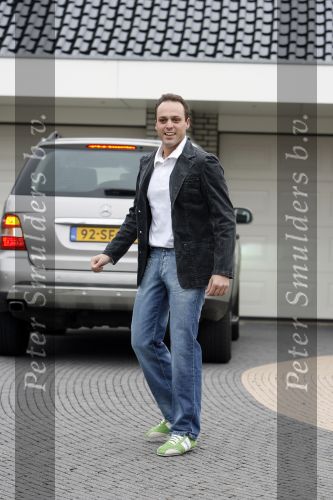 Fijnaart 16 maart 2007
Frans Bauer is 25 kg afgevallen tijdens de periode dat hij niet mocht en kon zingen.