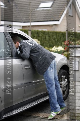 Fijnaart 16 maart 2007
Frans Bauer is 25 kg afgevallen tijdens de periode dat hij niet mocht en kon zingen.