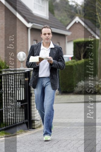 Fijnaart 16 maart 2007
Frans Bauer is 25 kg afgevallen tijdens de periode dat hij niet mocht en kon zingen.