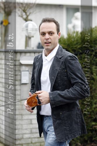 Fijnaart 16 maart 2007
Frans Bauer is 25 kg afgevallen tijdens de periode dat hij niet mocht en kon zingen.