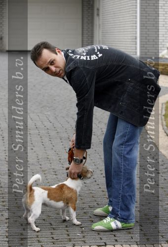 Fijnaart 16 maart 2007
Frans Bauer is 25 kg afgevallen tijdens de periode dat hij niet mocht en kon zingen.