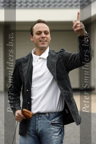 Fijnaart 16 maart 2007
Frans Bauer is 25 kg afgevallen tijdens de periode dat hij niet mocht en kon zingen.