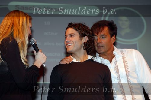 Amsterdam 1 maart 2007
Presentatie van de deelnemerers van het nieuwe sbs6 programma So you wannabe a Popstar in paradiso. Nance Coolen en Sascha Visser en Gerard Joling
Peter Smulders bv