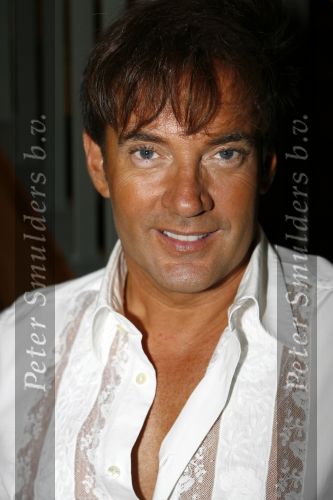 Amsterdam 1 maart 2007
Presentatie van de deelnemerers van het nieuwe sbs6 programma So you wannabe a Popstar in paradiso.  Gerard Joling