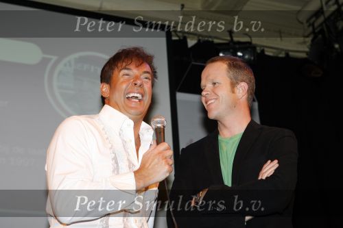 Amsterdam 1 maart 2007
Presentatie van de deelnemerers van het nieuwe sbs6 programma So you wannabe a Popstar in paradiso. Gerard Joling en Erik Hulzebosch