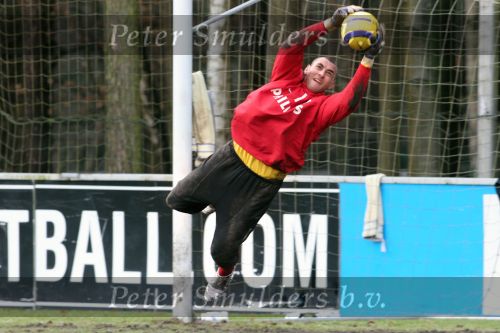 Eindhoven 16 Februari 2007 
Doelman Gomes in aktie tijdens de training van PSV op de Herdgang.