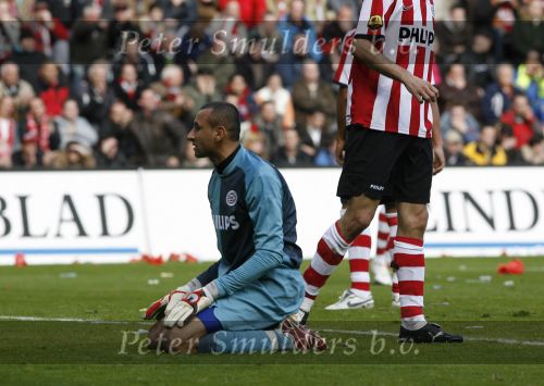 Eindhoven, 18 Maart 2007 Kompetitiewedstrijd PSV-AJAX, eindstand 1-5 Seizoen 2006/2007
Gomes verslagen