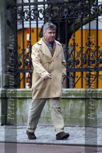 Amsterdam 7 maart 2007
Guus Hiddink winkelend op de pc hoofdstraat.