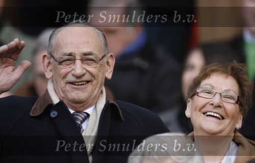 Eindhoven, 18 Maart 2007 Kompetitiewedstrijd PSV-AJAX, eindstand 1-5 Seizoen 2006/2007
Harry v Kemenade met zijn vrouw Mies v Kemenade