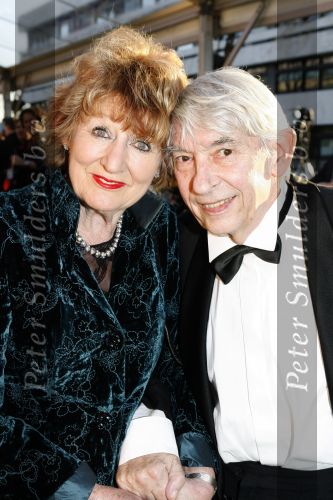 Hilversum 12 maart 2007
Feest voor de 65 e verjaardag van Joop v d Ende in studio 21. Hedy d Ancona en Aad Veldhoen