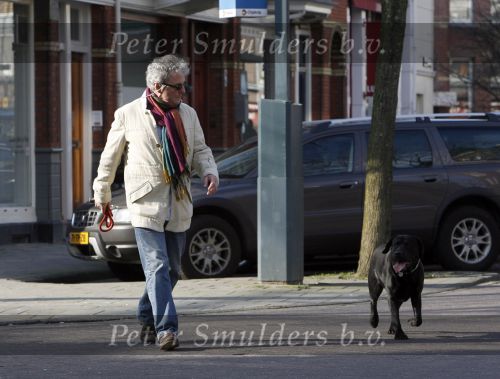 Amsterdam 11 maart 2007
Huub Stapel aan het wandelen met zijn hond nero.