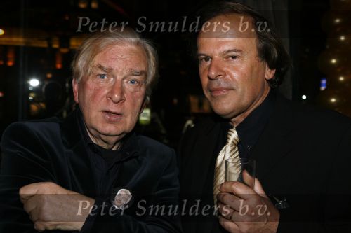 Amsterdam 19 februari 2007
Andre v Duin viert zijn 60e verjaardag in het american hotel. Heel bekend nederland was aanwezig. Ivo Niehe en henk v d Meijden
Peter Smulders bv