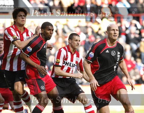 Eindhoven, 18 Maart 2007 Kompetitiewedstrijd PSV-AJAX, eindstand 1-5 Seizoen 2006/2007
Jaap Stam Ryan Babel Manuel Da Costa en Timmy Simons