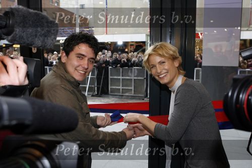 Den Haag 7 maart 2007
Jan Smit en Sjimmy Bruijninkcx tekenen kontrakt bij C&A en openen het filiaal in Den Haag.