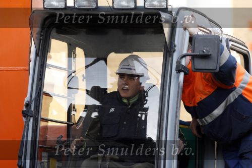 Volendam 17 februari 2007
Jan Smit is bij de sloop van het huis dat hj gekocht heeft. Op deze plek wordt xijn nieuwe huis gebouwd.
