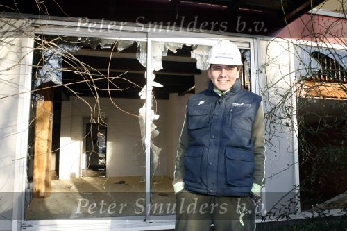 Volendam 17 februari 2007
Jan Smit is bij de sloop van het huis dat hj gekocht heeft. Op deze plek wordt xijn nieuwe huis gebouwd.