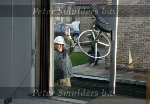 Volendam 17 februari 2007
Jan Smit is bij de sloop van het huis dat hj gekocht heeft. Op deze plek wordt xijn nieuwe huis gebouwd.