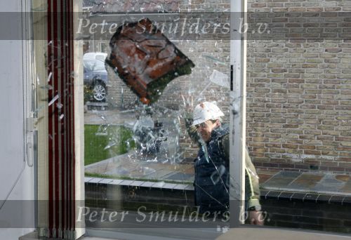 Volendam 17 februari 2007
Jan Smit is bij de sloop van het huis dat hj gekocht heeft. Op deze plek wordt xijn nieuwe huis gebouwd.
